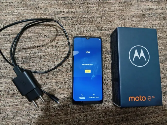 Celular Moto e13