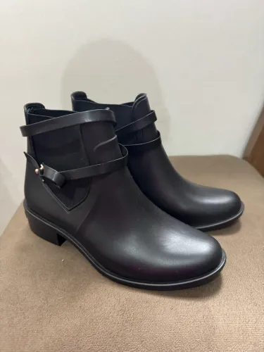 Bota cano curto Colcci