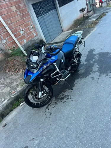Troco por carro