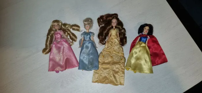Mini princesas da Disney.