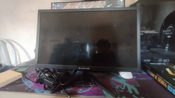 Monitor Bluecase 21,5" - Para retirada de peças