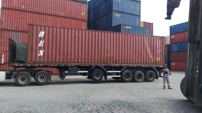 CONTÊINER MARÍTIMO PRONTO PRA OBRA
