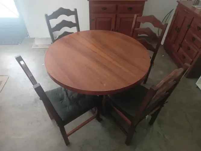 Mesa de Jantar Redonda