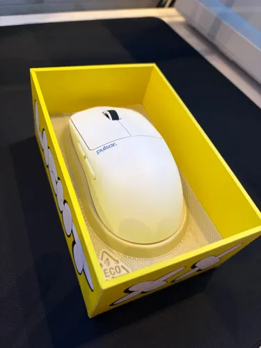 Mouse Pulsar X2 Crazylight Médio - Branco