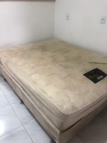 Vendo cama box ráqui e um armário 220.00 tudo