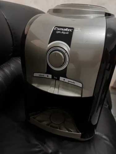 Bebedouro de Água Esmaltec de Mesa