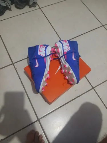 Vende chuteira Nike número 36