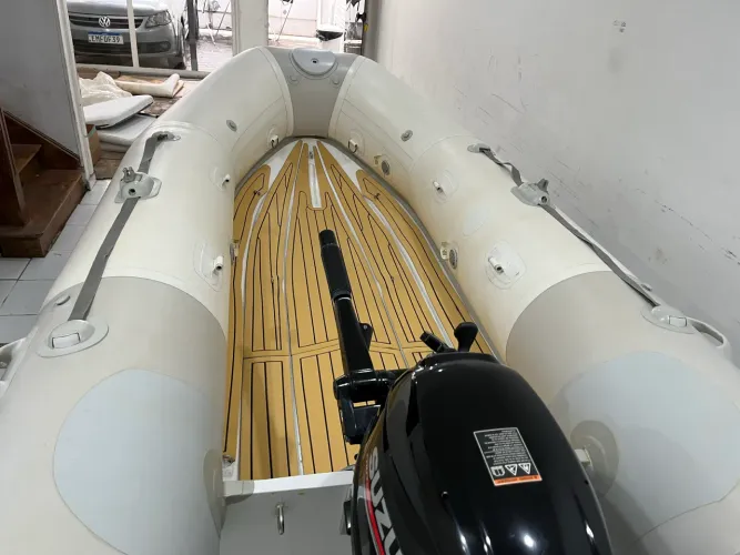 Bote Zodiac 325 novo