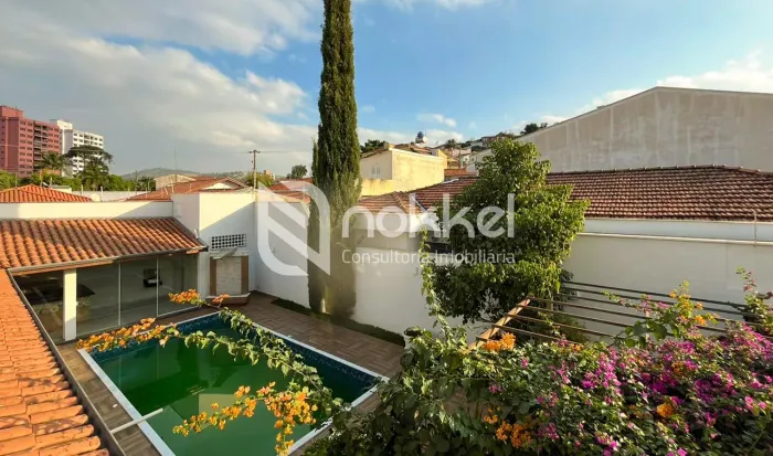 Casa com 560 m², 4 quartos (2 suítes), em Amparo