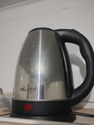 CHALEIRA ELÉTRICA ESQUENTA BEM RAPIDO E FERVE RAPIDO