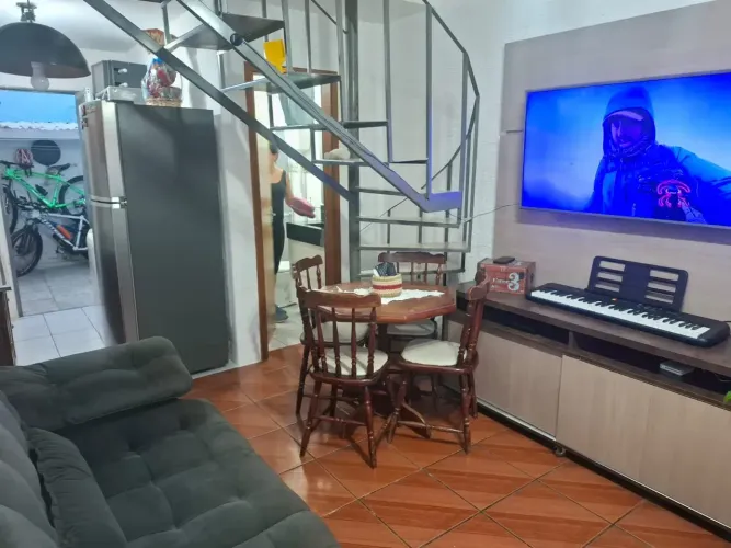 Sobrado para venda tem 50 metros quadrados com 2 quartos em Areal - Pelotas - RS