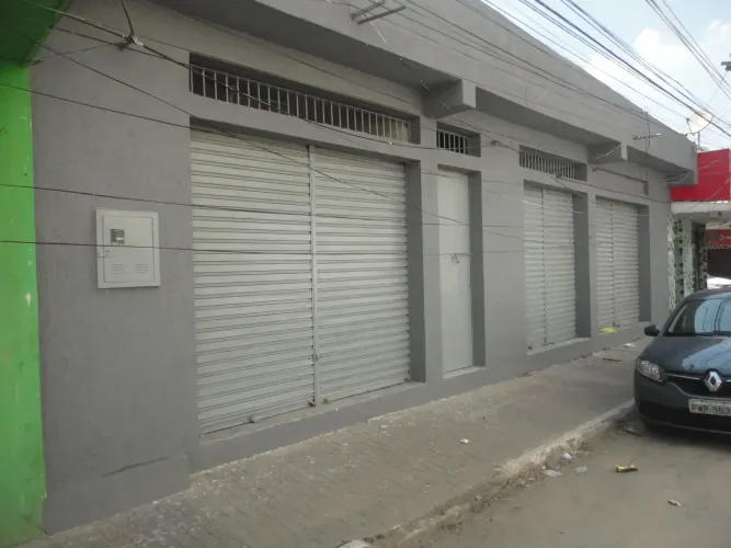 Lojas para aluguel com 30 metros quadrados cada, em Vila Itamarati - Duque de Caxias - RJ