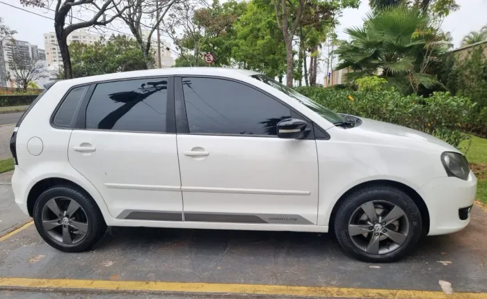 Volkswagen Polo Sportline 1.6 MI Total Flex 8V 5P 2014