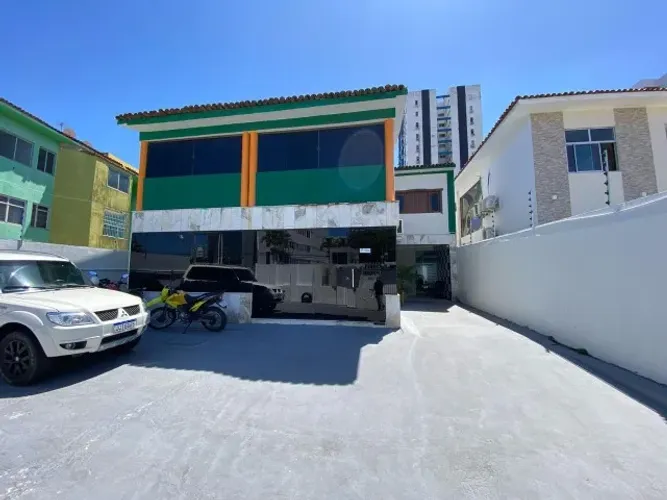Alugo Casa comercial com 8 salas, piscina, 480m² no Farol, Maceió-AL