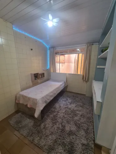 Quarto no centro de Curitiba 