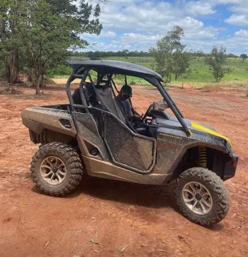 UTV Can-am Commander 2018