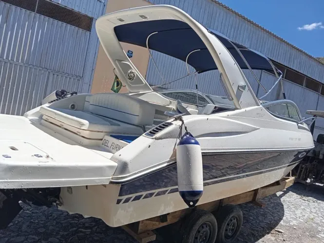 Lancha Phantom 260 - ano 2008. Muito nova.