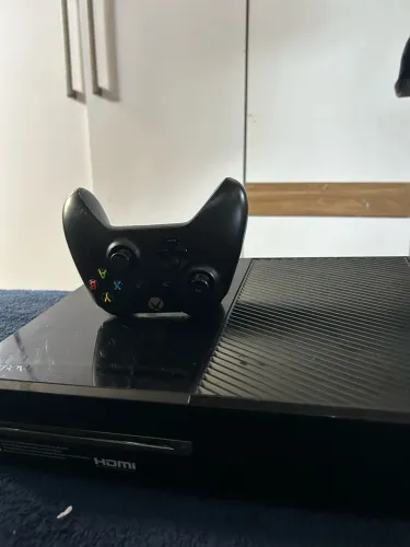 Xbox One com Controle gta v eafc 27