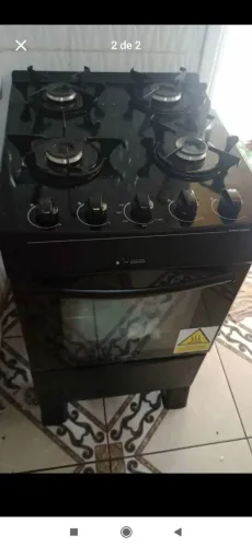 Fogão pouco usado