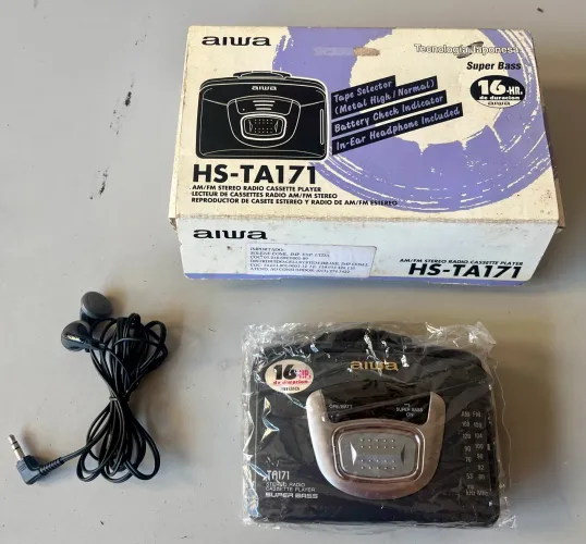 Walkman Antigo Aiwa HS-TA171 (NUNCA USADO! No plástico na caixa com fone Original!)