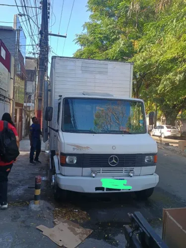 Caminhão MB 2004