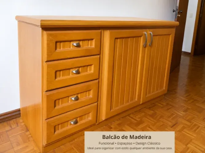 Armário de madeira maciça cor mel com 4 gavetas e 2 portas
