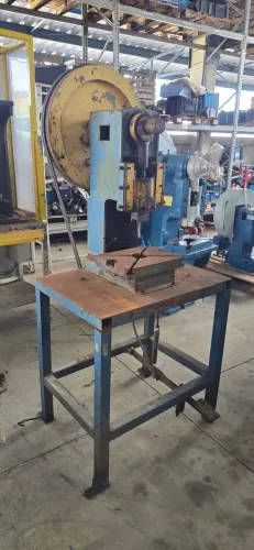 Prensa Excentrica 8ton com bancada