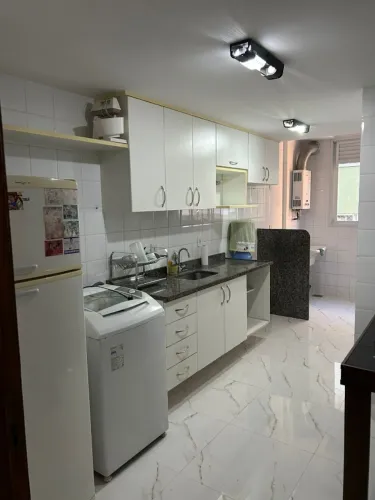 Vendo geladeira e máquina de lavar.