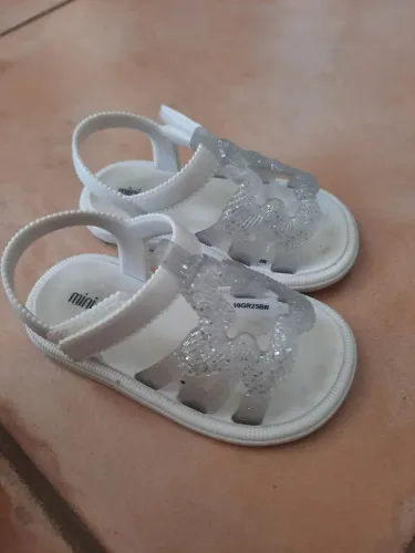 Vendo 2 melissas infantil tam 20/21
