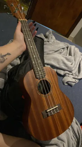 Ukulele novo pra sair logo!