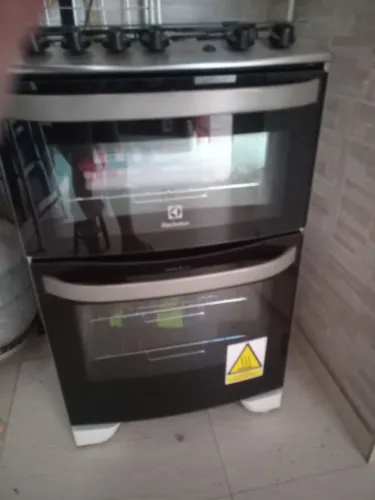 FUGAO ELETROLUX C/ DOIS FORNO