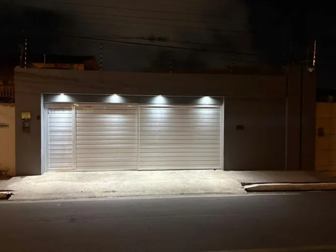 Casa de frente à entrada d Eustáquio Gomes