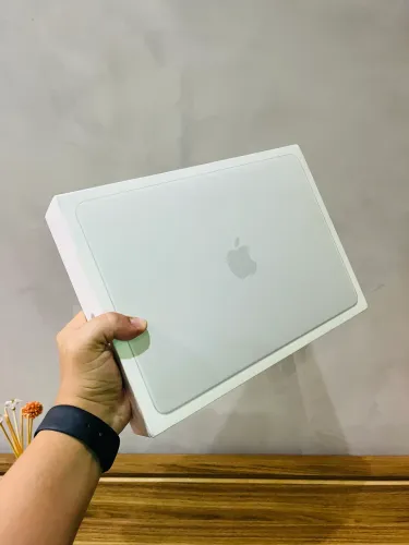 Macbook NEO LACRADO - PRONTA ENTREGA PRATA