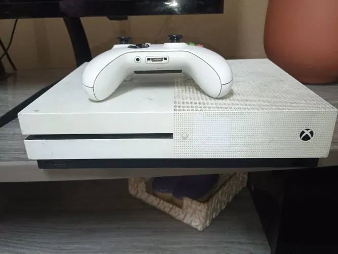 Xbox ele está com problema no HDMI se mexer no cabo a imagem aparece eu pedi o fio liga
