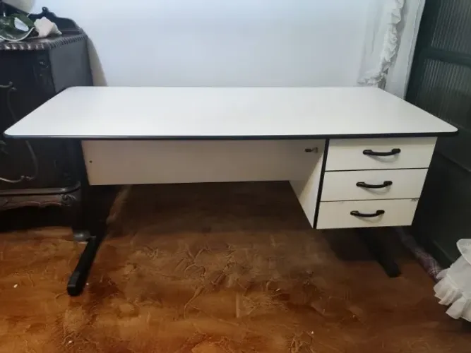 MESA DE ESCRITÓRIO