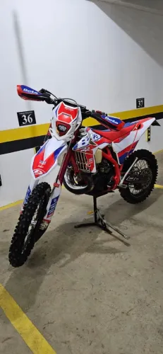 Vende se Beta racing 2tempos 300 2018 super nova...