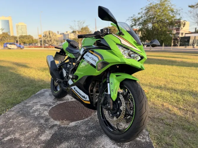 Kawasaki Ninja zx-4r 2026