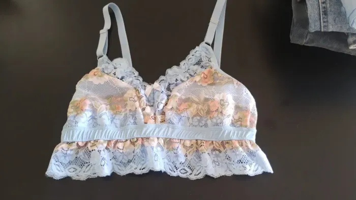 Conjunto de Lingerie Sutiã sem bojo sem Aro Com Forro e Calcinha String Regulável