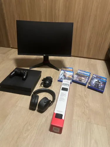 PS4 + Monitor Gamer 144Hz + 6 Jogos + Mouse Logitech + Fone Bluetooth