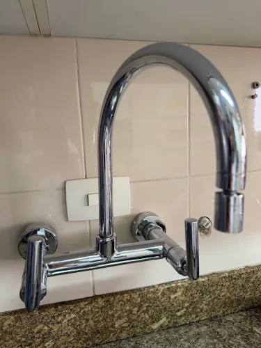 Misturador Perflex Quente e Frio de Parede - Excelente Estado - R$ 200