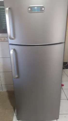 Geladeira Brastemp precisa de carga de gas
