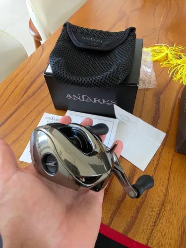 Carretilha Shimano Antares 2025 101XG Esquerda.