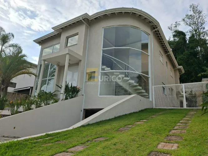 Casa Sobrado à Venda no Condomínio Jardim Europa, em Vinhedo.