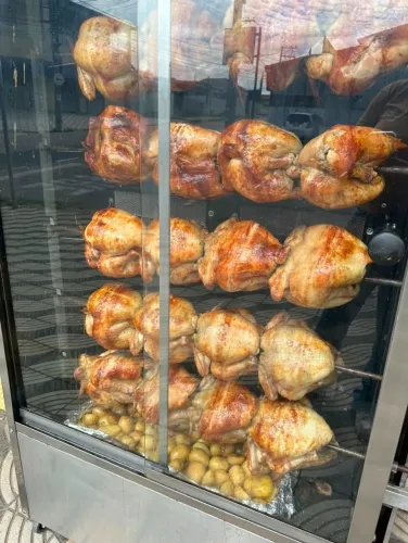 Máquina de Assar Frango 30 Frangos + Mesa Inox - Seminova
