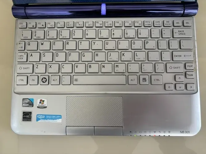 Notebook Toshiba NB 305, 2 GB Memória RAM, HD 250 GB, Tela 10", Intel, estado de 0 Km