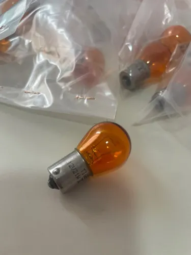 Lâmpada amarela 1 polo 12v 21 w