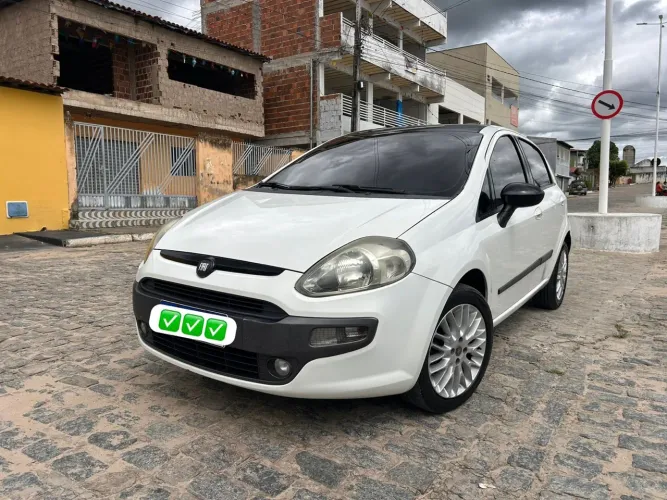 Fiat Punto Essence 1.6 Flex 16V 5P 2014