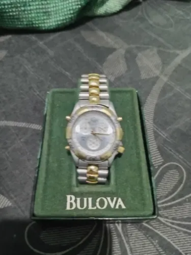 Relógio Bulova na caixa Marine Stars