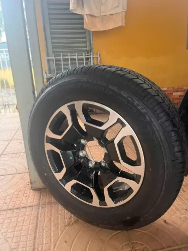 Roda Original Hilux Aro 18 com Pneu Zerado