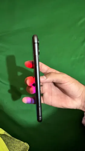 Vende-se celular iPhone 11